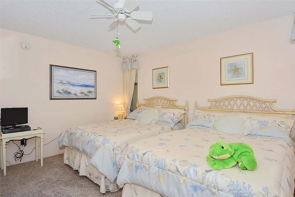 Beach Hollow 425 Lekites Ave by Long & Foster