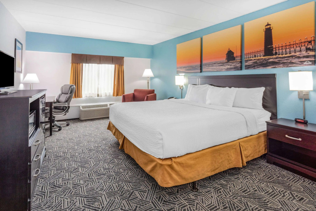 Days Inn by Wyndham Livonia Canton Detroit