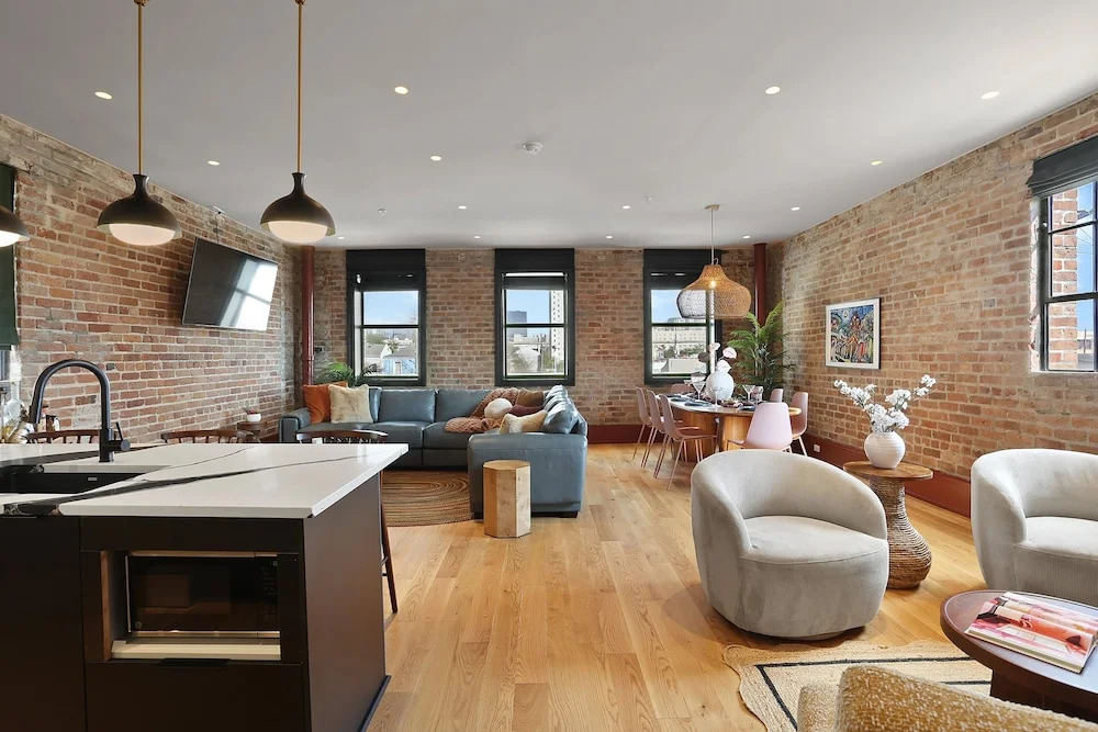 The Gisele - Charming 4BR 4BA for 8 - Pool & Streetcar Stop