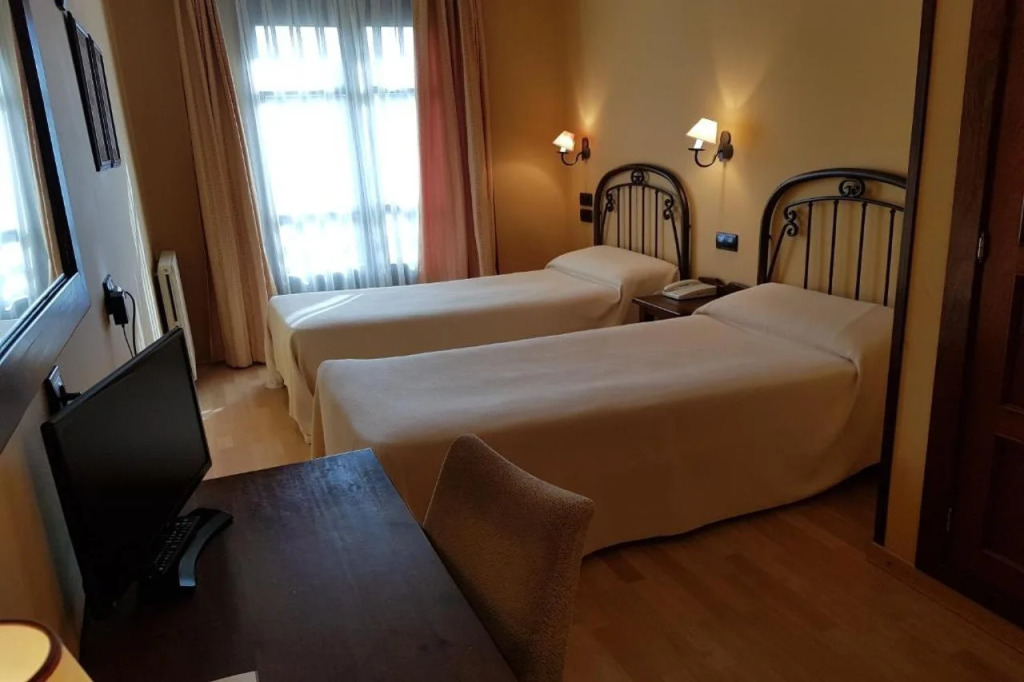 Hotel Cotiella