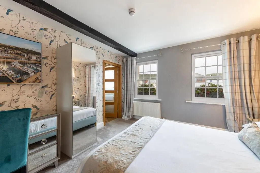 Georgian House Hotel