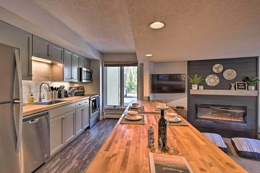 1/4 Mi to Peak 8 Ski Lift: Modern Breck Condo!