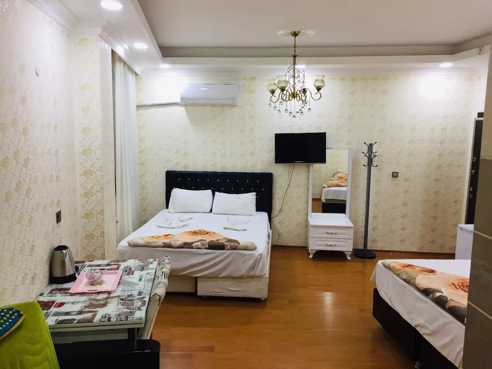 Deluxe Royal Apart