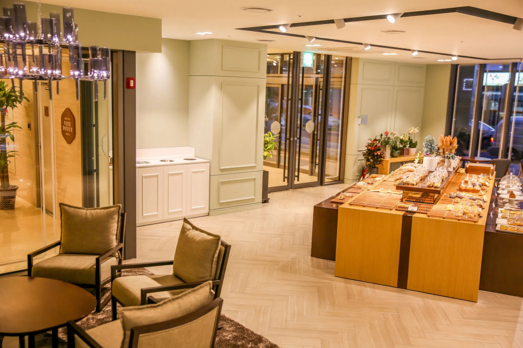 Golden Daisy Hotel