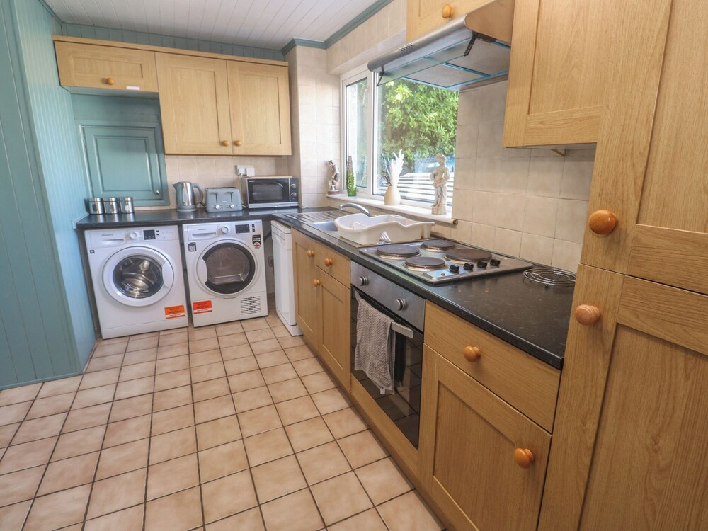28 Guildford Road