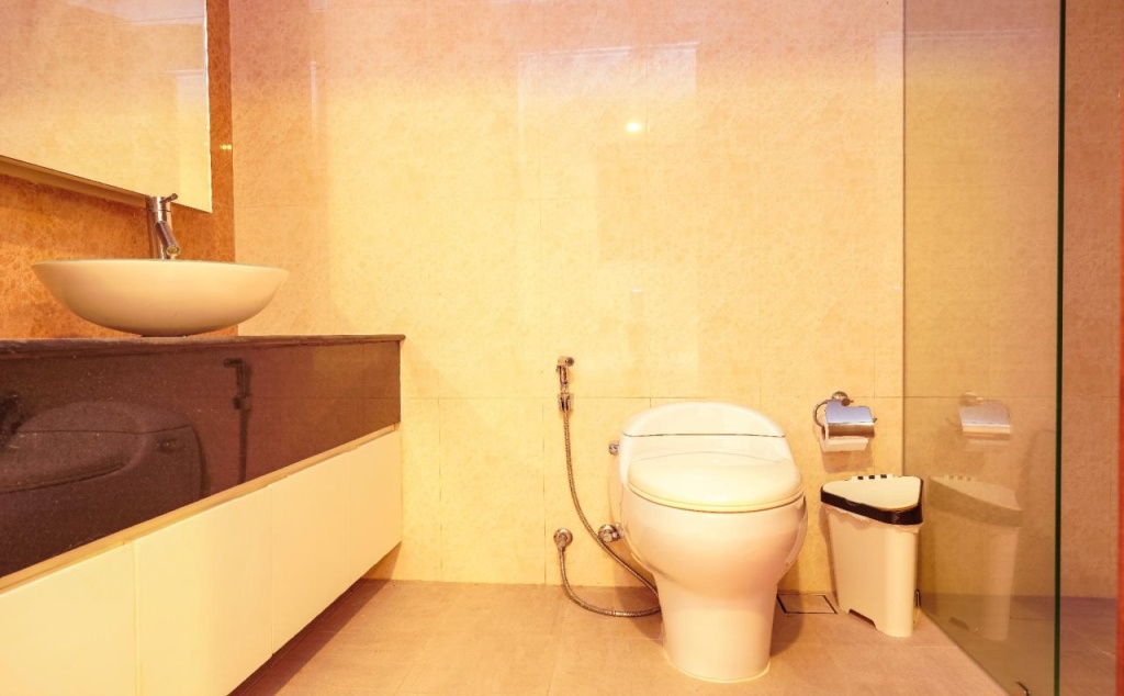 CAPITAL O890 The Royal Bay View Villas