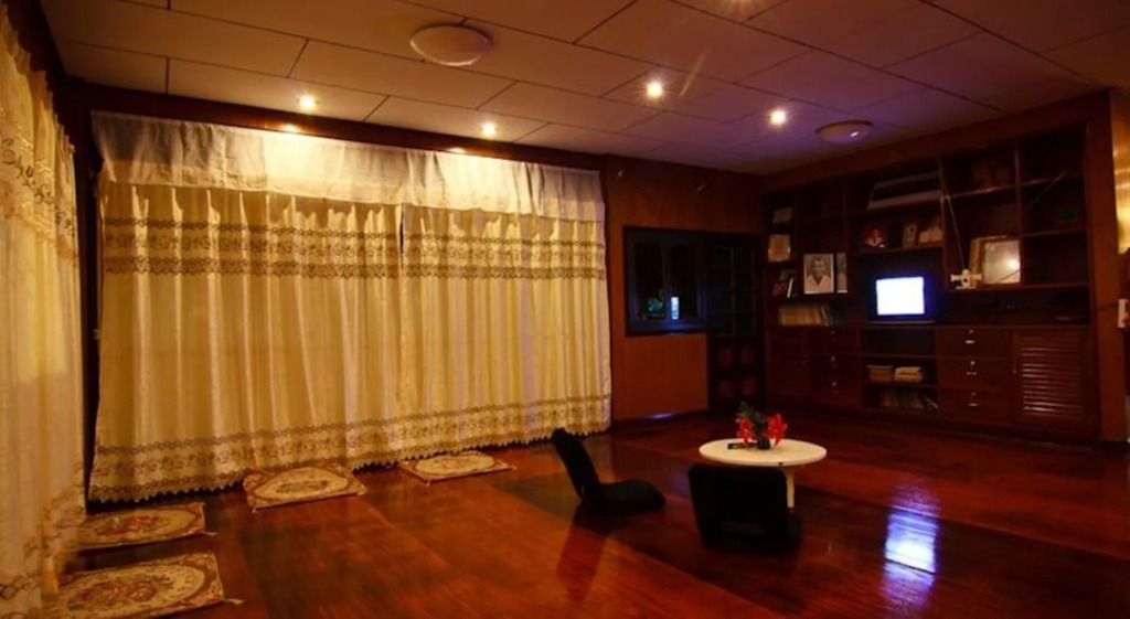 Chezmoi Handicraft & HomeStay