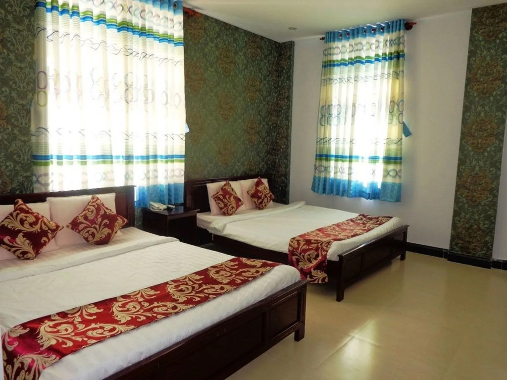 Thi Long Phụng Hotel