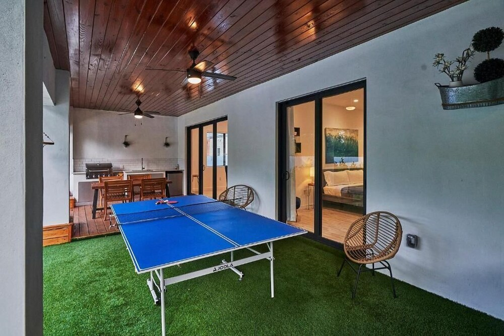 Villa Caicos Fire Pit Pool