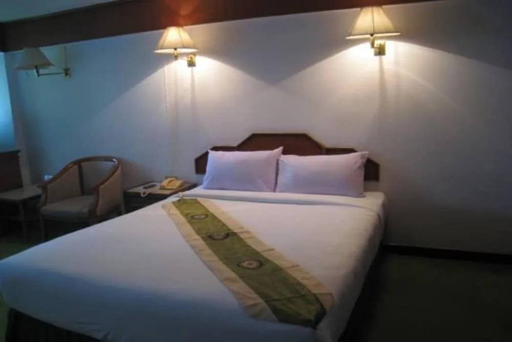 Sripatana Hotel