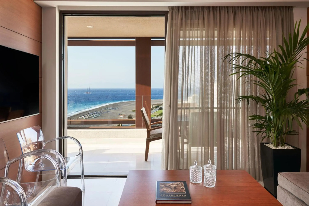Bellevue On The Beach Suites