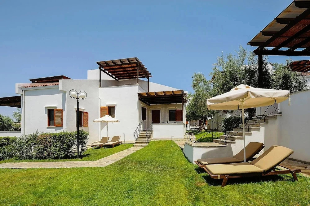 Seaview Holiday Home in Gerakini for 6