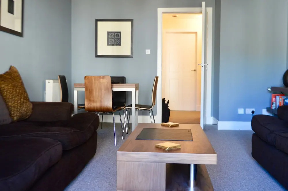 Central Edinburgh 2 Bedroom Apartment