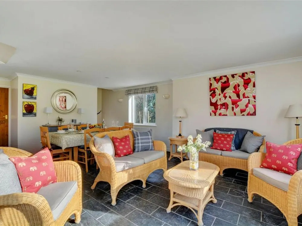 Luxurious,detached Holiday Home With Three Bathrooms and Parking