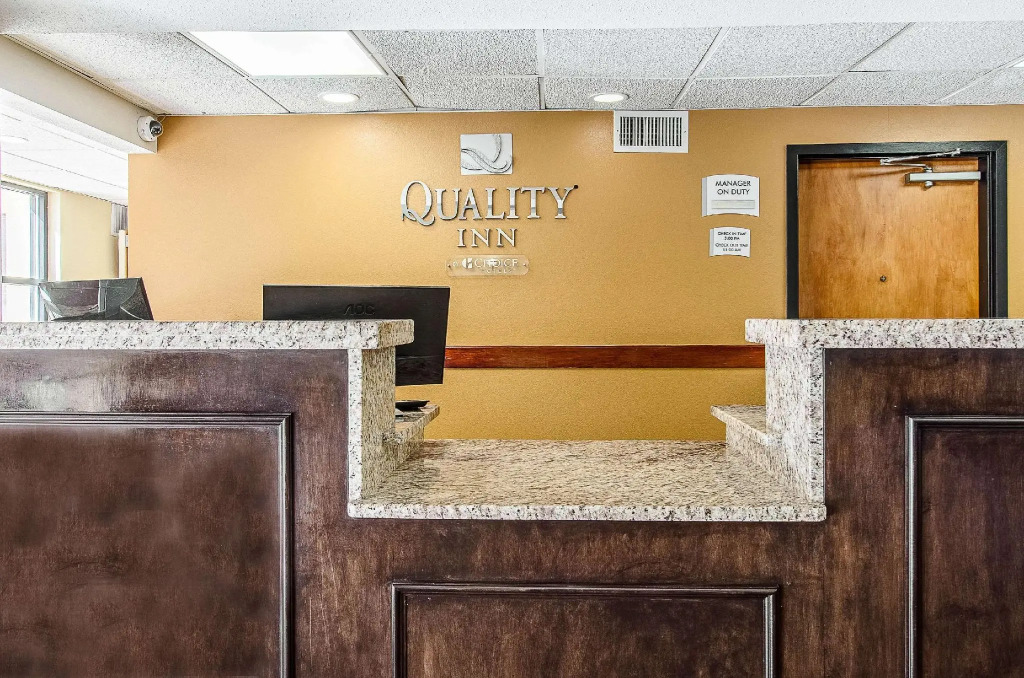 Red Roof Inn & Suites Middleborough