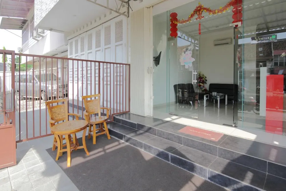Airy Pecinan Kalikuping Utara 243 Semarang