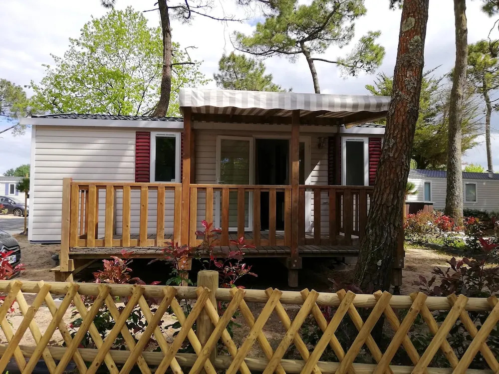 Property With 2 Bedrooms in Saint-jean-de-monts, With Shared Pool, Furnished Terrace and Wifi - 1 km From the Beach