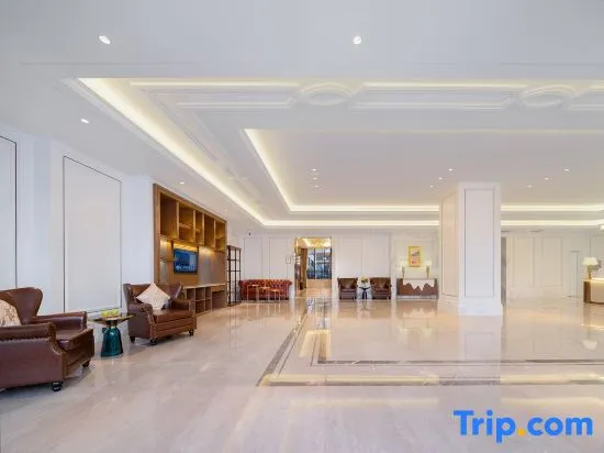 Vienna International Hotel (Shaoguan High speed Railway Station Square Branch)