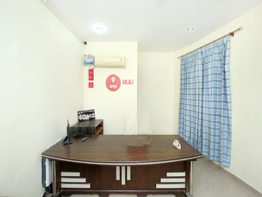 Capital O 11708 Near LPU