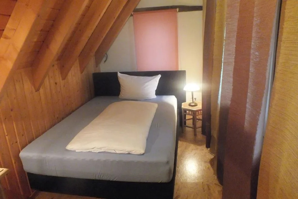Rheinufer Lodge