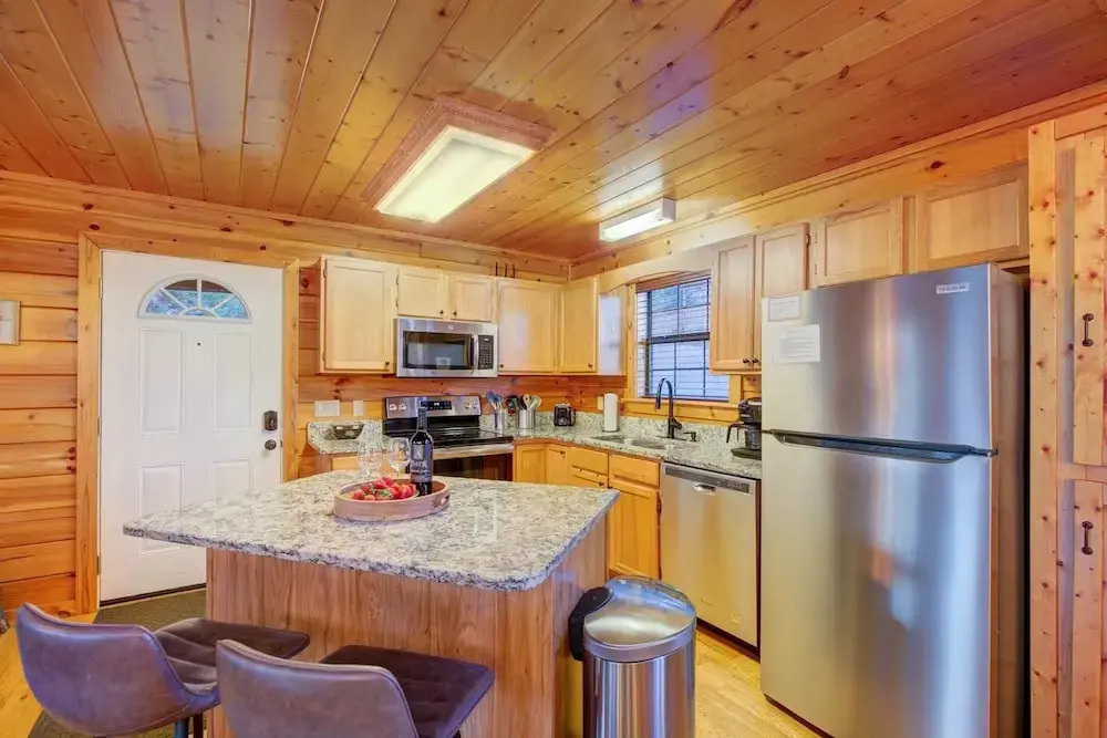 All Ya Need 4 Bedroom Cabin
