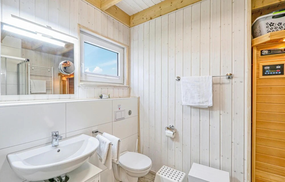 Nice Home In Ostseeresort Olpenitz With Sauna