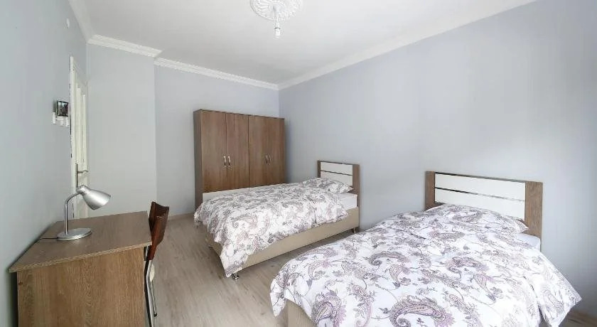 Adali Hostel Pansi̇yon