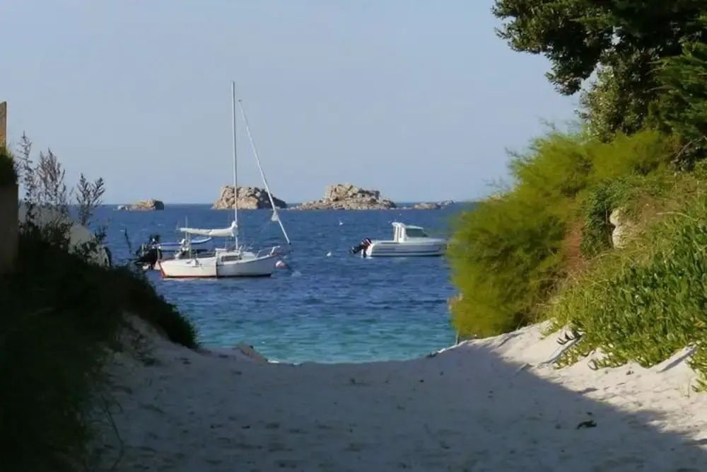 Holiday Home in Terenez with Sea Views