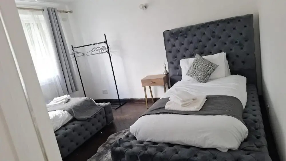 Cosy 2-bed Maisonette with Private Garage in Wembley