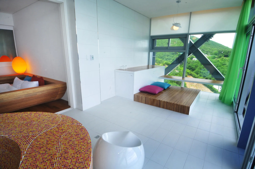 Haslla Art World Museum Hotel