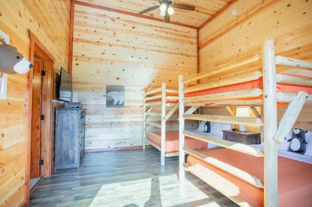 .lookout Lodge 6 Bedroom Cabin