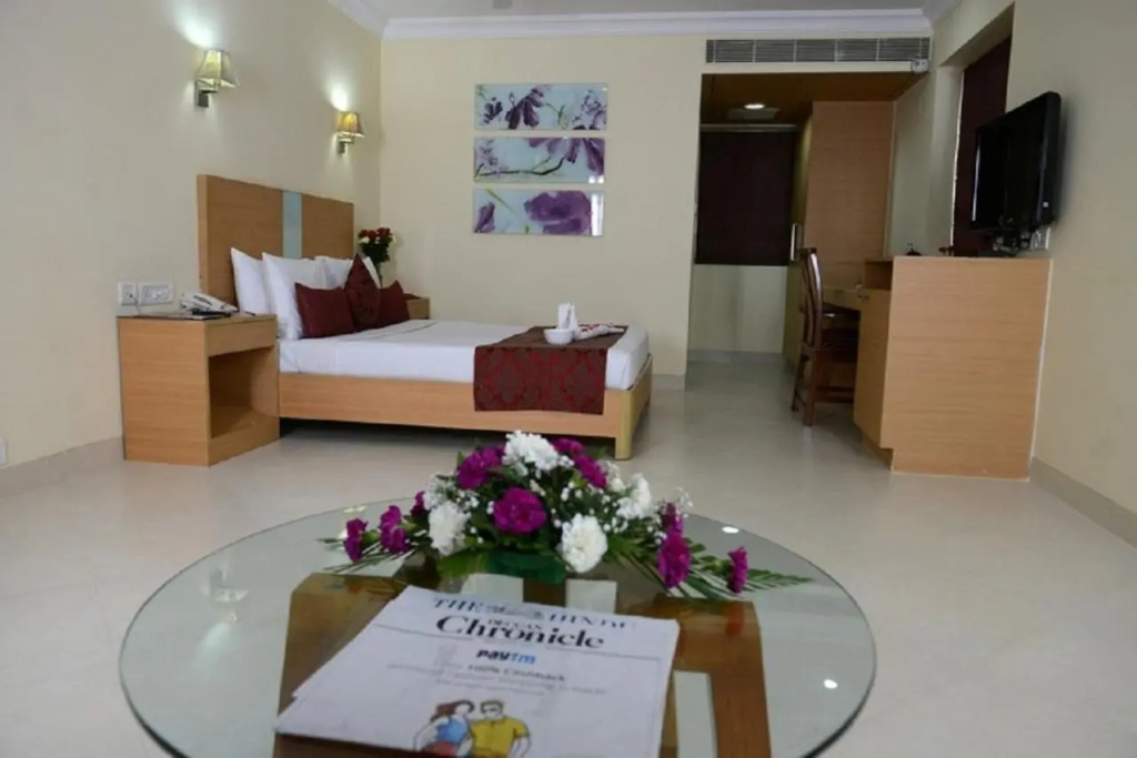 The Lotus Apartment hotel, Burkit Road