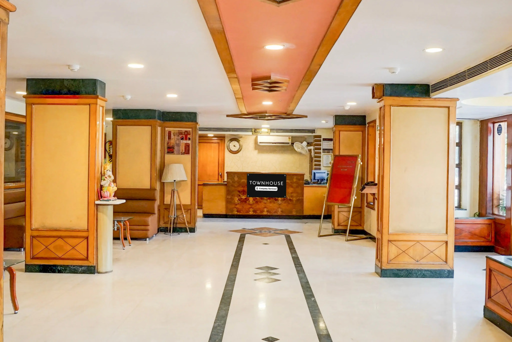 Super Townhouse Subhash Nagar Formerly Royal Palazzo