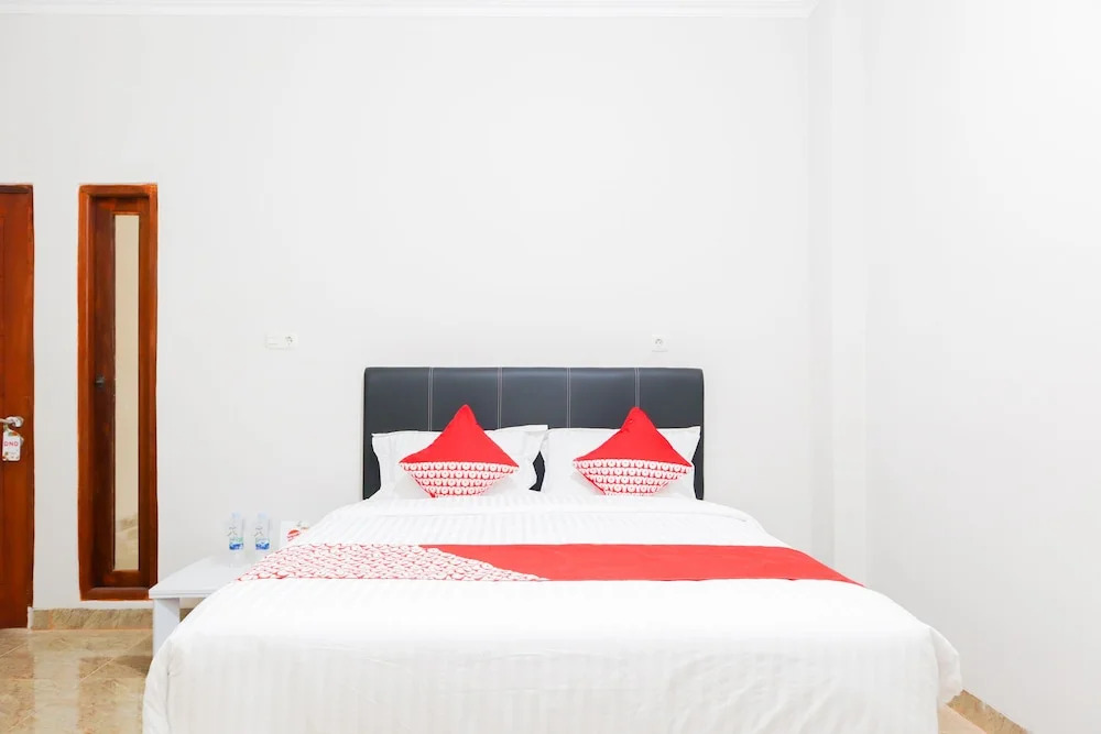 Axl Residence by OYO Rooms