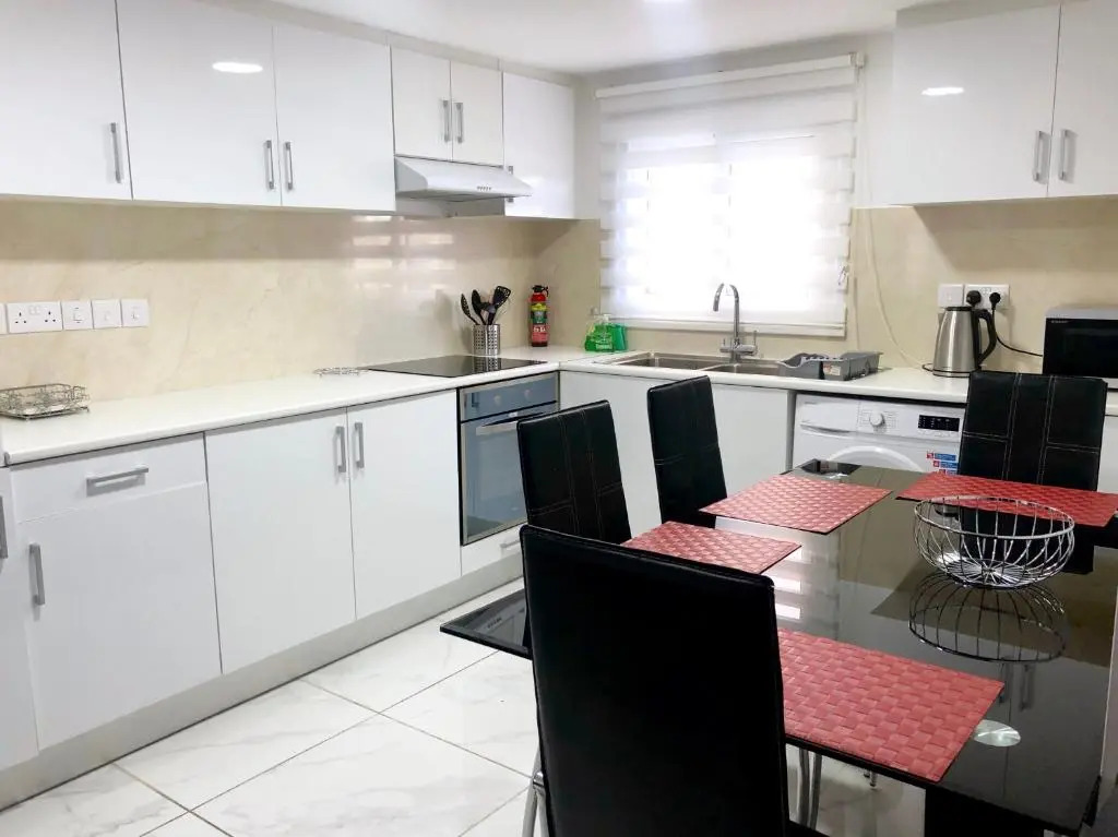 Seafront - 2 bedroom Modern