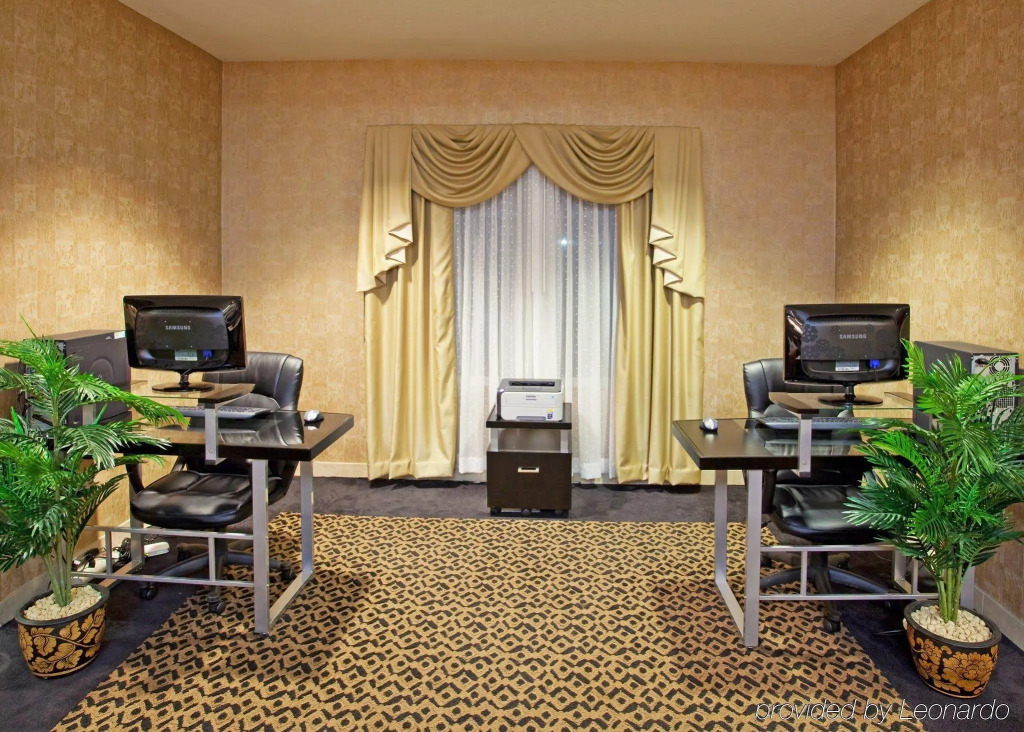 Holiday Inn Express Hotel & Suites Saginaw by IHG