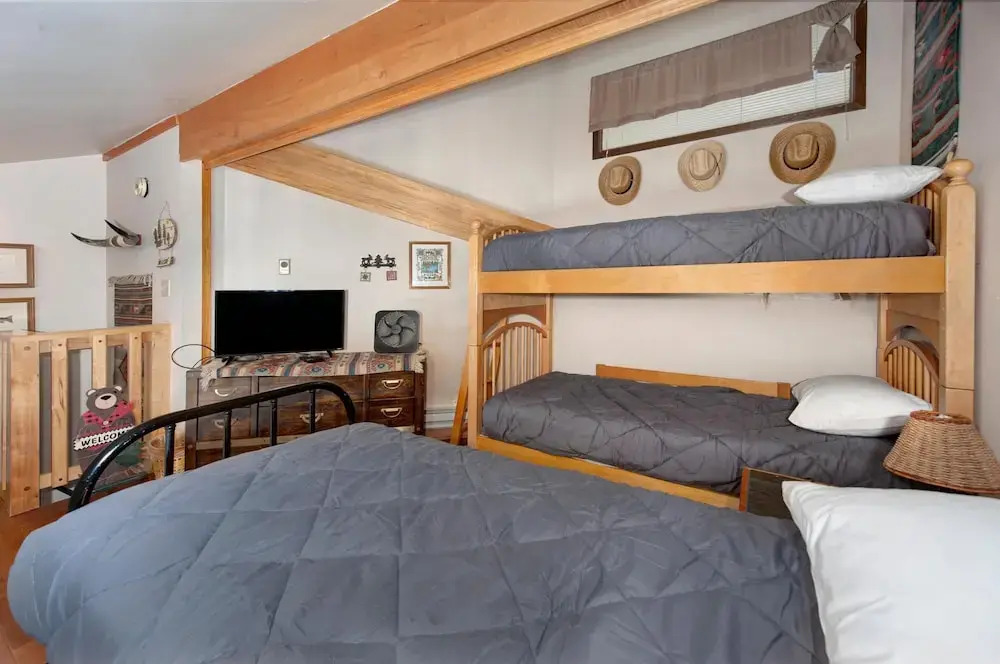 Wild Irishman 2 bed 1 and Half Bath Wigk