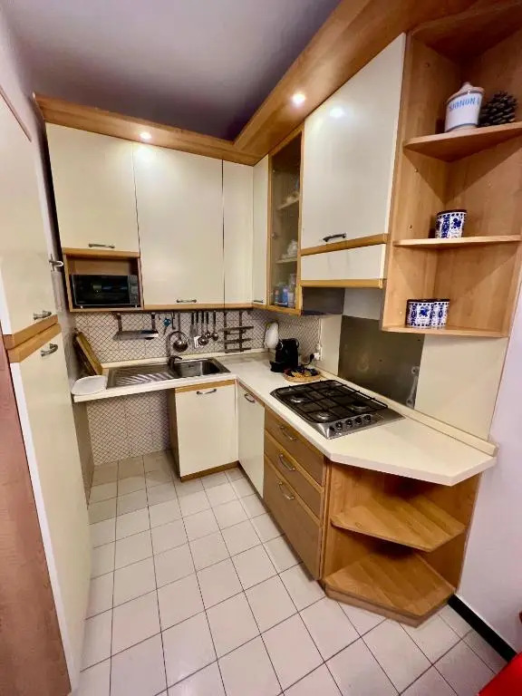 Apartment i Pini