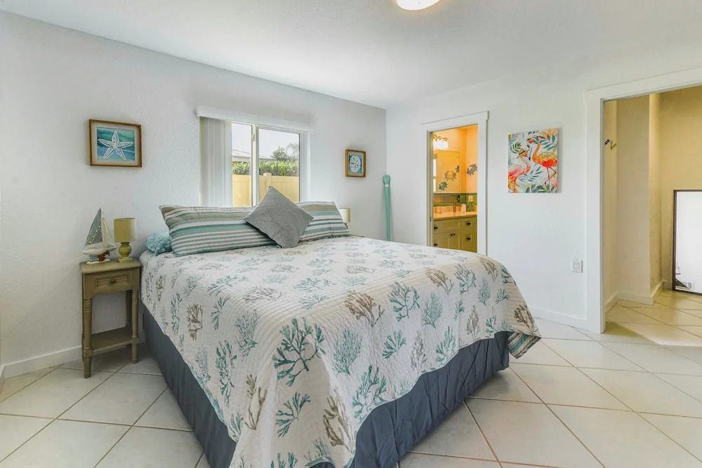 2 Mi to Englewood Beach! Home w/ Private Dock