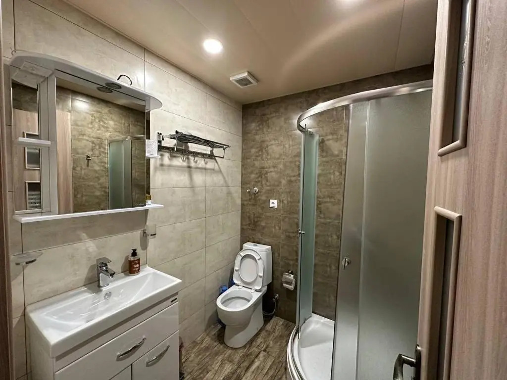 5 Rooms near 300 Aragveli metro station