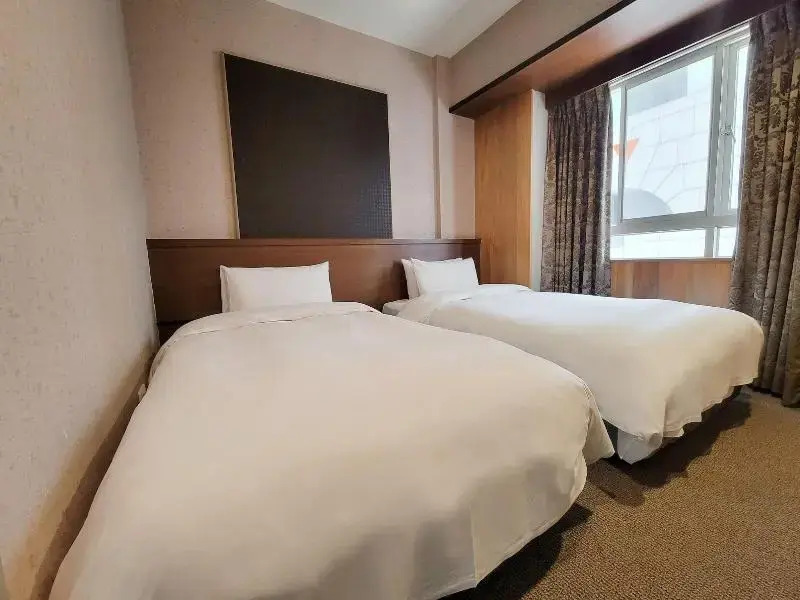 CHECK inn Express Taichung Fengchia