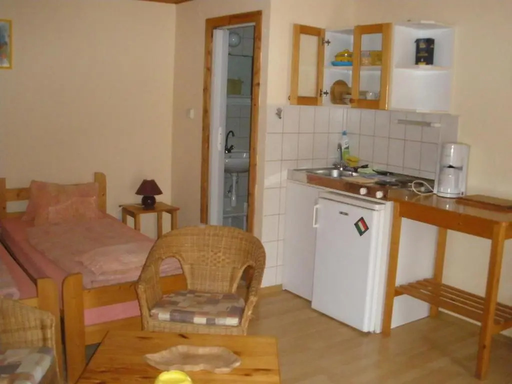 Emilia Apartmanház