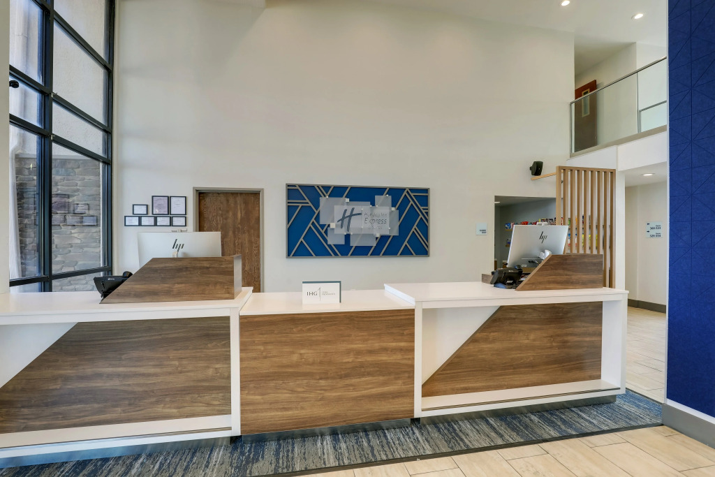 Holiday Inn Express Hotel & Suites Branson 76 Central by IHG