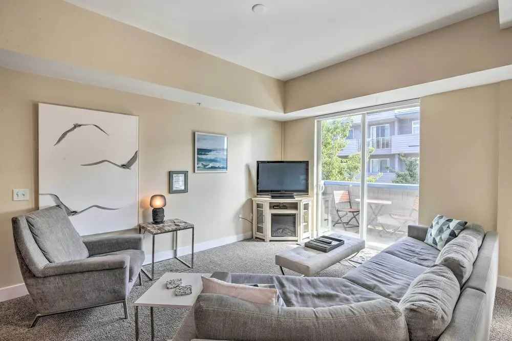 Grand Haven Condo w/ Patio < 1 Mi to Downtown