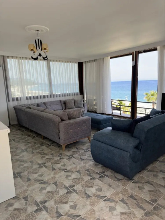 Sandhill Hotel