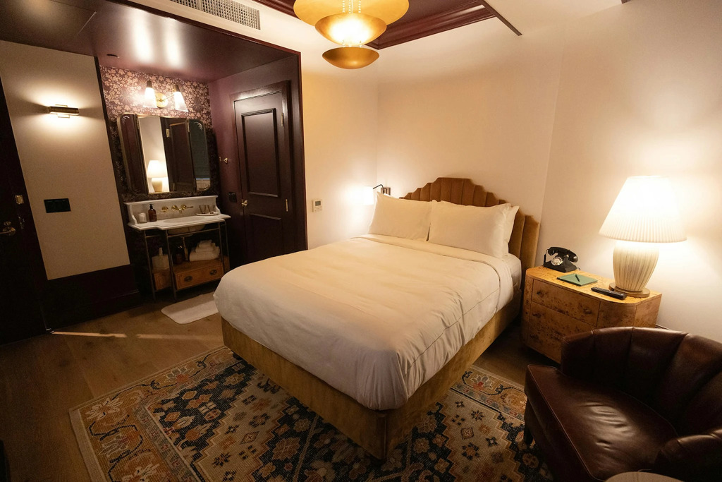 Fidelity Hotel