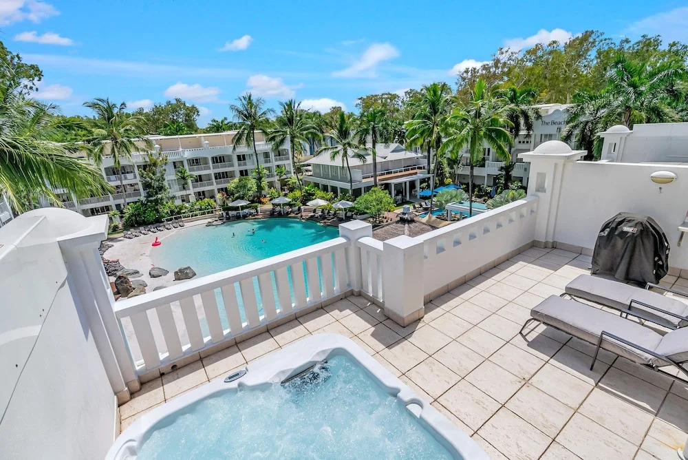 Elysium Private Accommodation at Beach Club & Spa