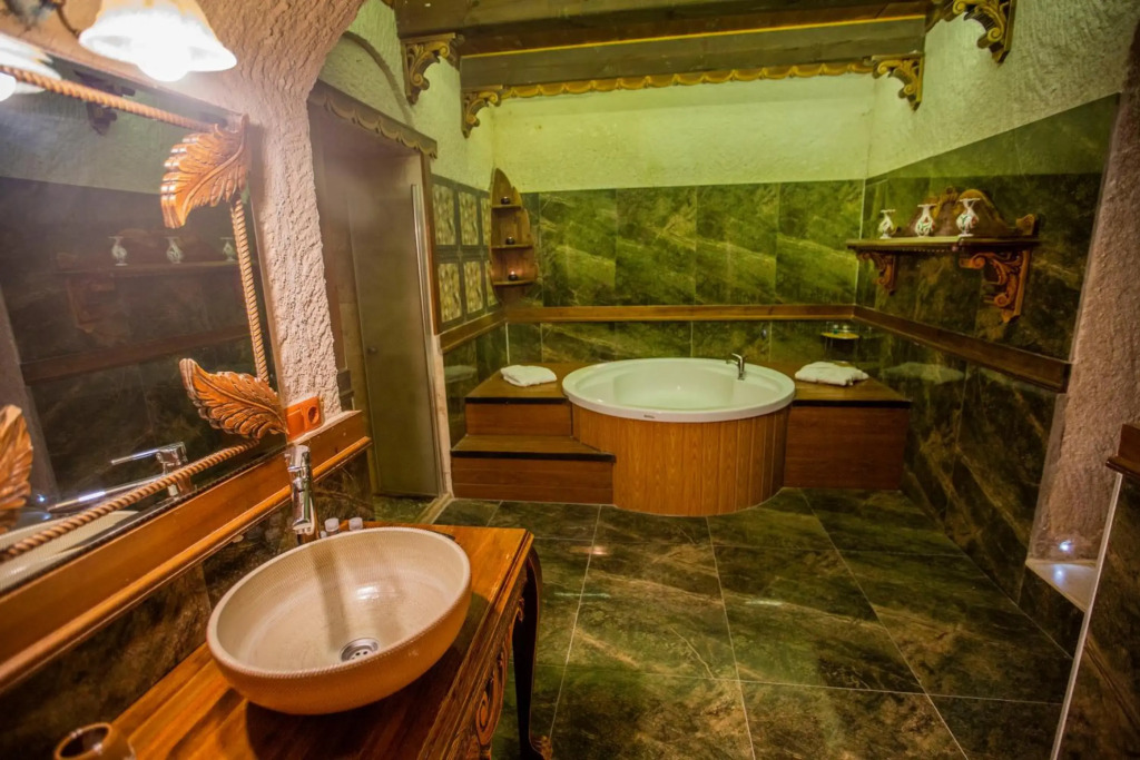 Hermes Cave Hotel