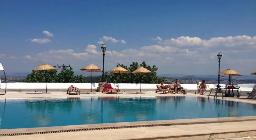 Mr.Zeus Hotel