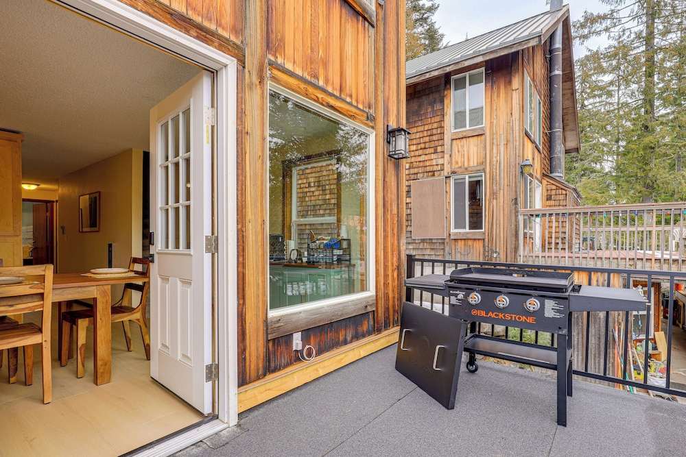 Après & Adventure: Mt Hood Retreat in Gov Camp!